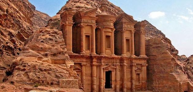بحث عن السياحة في الوطن العربي